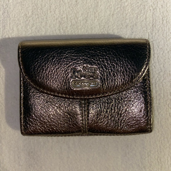 Mini silver Coach wallet - Picture 1 of 3